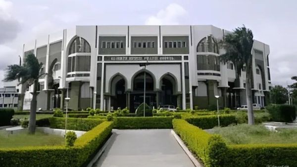 ವಿಜಯಪುರ ಕಾಲೇಜಿನಲ್ಲಿ ಕಾಶ್ಮೀರಿ ವಿದ್ಯಾರ್ಥಿಗೆ ಹಲ್ಲೆ: ಸಿಎಂ, ಪಿಎಂಗೆ ದೂರು ಕೊಟ್ಟ ಗೆಳಯ