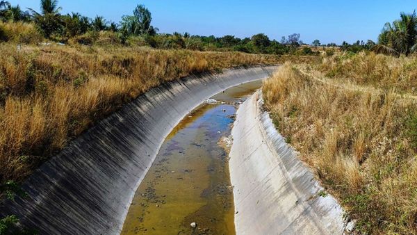 ಹೇಮಾವತಿ ನದಿಯಿಂದ ನಾಲೆಗೆ ಹರಿಯದ ನೀರು: ಕಾದು ಸುಸ್ತಾದ ರೈತರು!