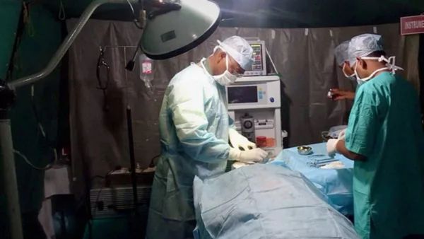 Kalaburagi: ಕಲಬುರಗಿ ಜಿಮ್ಸ್ ಆಸ್ಪತ್ರೆಯಲ್ಲಿ ವೈದ್ಯರ ಎಡವಟ್ಟು: ಹೊಟ್ಟೆಯಲ್ಲಿ ಬಟ್ಟೆ-ಹತ್ತಿ ಬಿಟ್ಟು ಸಿಜೇರಿಯನ್