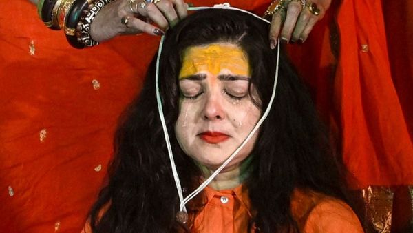 Maha Kumbh Mela 2025: ಸನ್ಯಾಸಿ ಆದ ಮೇಲೂ ನಟನ 'ಒನ್ ನೈಟ್ ಸೀಕ್ರೆಟ್' ಬಿಚ್ಚಿಟ್ಟ ನಟಿ