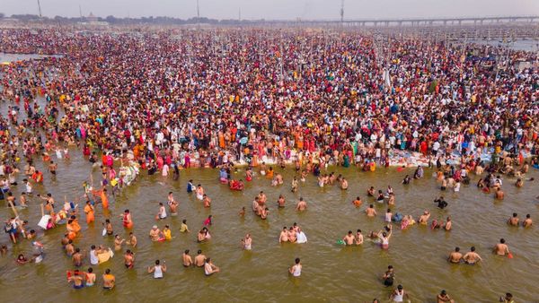 Maha Kumbh Mela: ಮಹಾಕುಂಭ ಮೇಳಕ್ಕೆ ಇಂದು ತೆರೆ, ಭಕ್ತ ಸಮೂಹದಿಂದ ಕೊನೇ ಅಮೃತ ಸ್ನಾನ