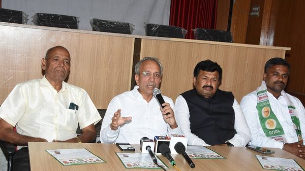 'ಹಣ ಹೂಡು, ಹಣ ಮಾಡು ಎನ್ನುವುದೇ ರಾಜಕಾರಣ'