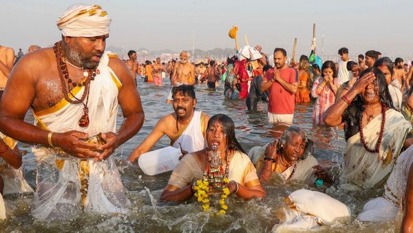 Maha Kumbh Mela 2025: ಮಾಘ ಪೂರ್ಣಿಮೆ ಅಂಗವಾಗಿ ಭಕ್ತರಿಂದ ತುಂಬಿ ತುಳುಕಾಡಿದ ಪ್ರಯಾಗ್‌ರಾಜ್