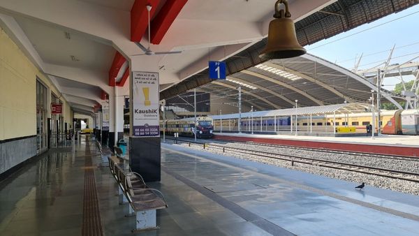 Railway Station: ರಾಜ್ಯದ 2 ಪ್ರಮುಖ ರೈಲು ನಿಲ್ದಾಣಗಳಿಗೆ ಹೈಟೆಕ್ ಸ್ಪರ್ಶ, ಓಪನ್ ಯಾವಾಗ?