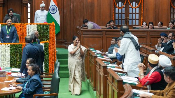 ಮೊದಲ ಅಧಿವೇಶನದಲ್ಲೇ ಎಡವಟ್ಟು ಮಾಡಿಕೊಂಡ ದೆಹಲಿ ಸಿ.ಎಂ ರೇಖಾಗುಪ್ತಾ: ಎಎಪಿ ಫೂಲ್‌ ಟ್ರೋಲ್!