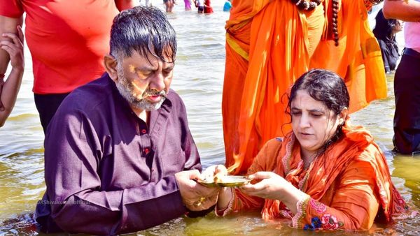 DK Shivakumar: ನಾನು ಹಿಂದೂ ಆಗಿ ಹುಟ್ಟಿದ್ದೇನೆ, ಹಿಂದೂ ಆಗಿ ಸಾಯುತ್ತೇನೆ: ಡಿ ಕೆ ಶಿವಕುಮಾರ್‌ ಹೀಗೆ ಹೇಳಿದ್ಯಾಕೆ?