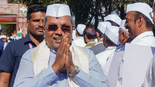 ʻಸಿದ್ದರಾಮಯ್ಯ ಯೂಟರ್ನ್ ರಾಜಕಾರಣಿʼ