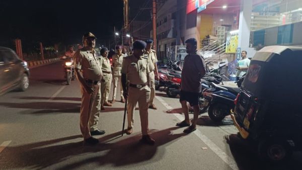 ದೆಹಲಿ ಚುನಾವಣೆ ಬಗ್ಗೆ ಪೋಸ್ಟ್: ಮೈಸೂರು ಉದಯಗಿರಿ ಪೊಲೀಸ್ ಠಾಣೆ ಮೇಲೆ ಕಲ್ಲು ತೂರಾಟ