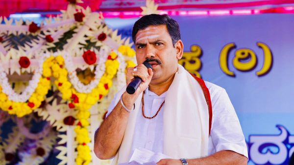 BY Vijayendra: ಲಿಂಗಾಯತ ಸಭೆಗಳಿಗೆ ಬ್ರೇಕ್‌ ಹಾಕಿದ ವಿಜಯೇಂದ್ರ, ಕಾರಣವೇನು?