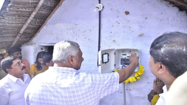 ಶತಮಾನಗಳಿಂದ ಕತ್ತಲು ತುಂಬಿದ್ದ ಪಾಲಾರ್ ಹಾಡಿವಾಸಿಗಳ ಮನೆಗಳಲ್ಲಿ ಕೊನೆಗೂ ಬೆಳಕು