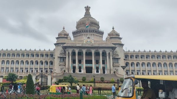 Government Offices: ಸರ್ಕಾರಿ ಕಚೇರಿ ಕೆಲಸದ ಸಮಯ ಬದಲಾವಣೆ ಬಗ್ಗೆ ಮಹತ್ವದ ಮಾಹಿತಿ