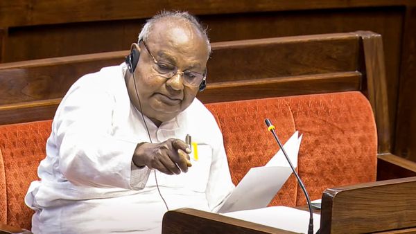 HD Deve Gowda: ವೈದ್ಯರು, ಆಸ್ಪತ್ರೆ ಸಿಬ್ಬಂದಿ, ದಾದಿಯರ ವೇತನ ಹೆಚ್ಚಳ: ರಾಜ್ಯಸಭೆಯಲ್ಲಿ ಧ್ವನಿ ಎತ್ತಿದ ಹೆಚ್‌ ಡಿ ದೇವೇಗೌಡ