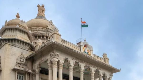 Karnataka Government Jobs: ಸದ್ಯಕ್ಕೆ ಕರ್ನಾಟಕದಲ್ಲಿ ಸರ್ಕಾರಿ ಕೆಲಸ ಸಿಗಲ್ಲ