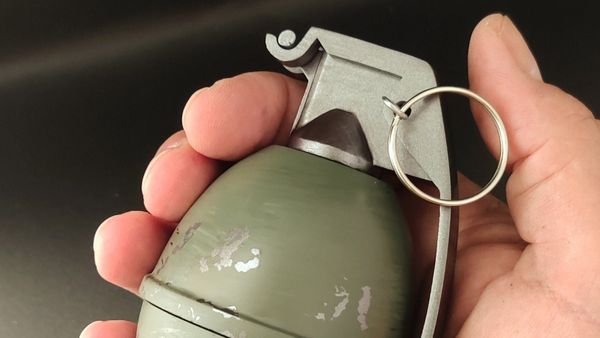 ಬೆಂಗಳೂರು ಹೋಟೆಲ್‌ ಸಿಬ್ಬಂದಿ ಬ್ಯಾಗ್‌ನಲ್ಲಿ ಹ್ಯಾಂಡ್ ಗ್ರೆನೇಡ್: ಮತ್ತೊಂದು ಬ್ಲಾಸ್ಟ್‌ಗೆ ಸಂಚು?