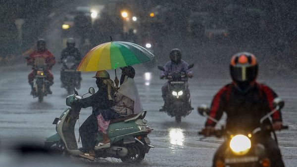 Karnataka Rain Alert: ಮುಂದಿನ 5 ದಿನ ಈ ಜಿಲ್ಲೆಗಳಲ್ಲಿ ಗುಡುಗು ಸಹಿತ ಆಲಿಕಲ್ಲು ಮಳೆ ಅಲರ್ಟ್‌