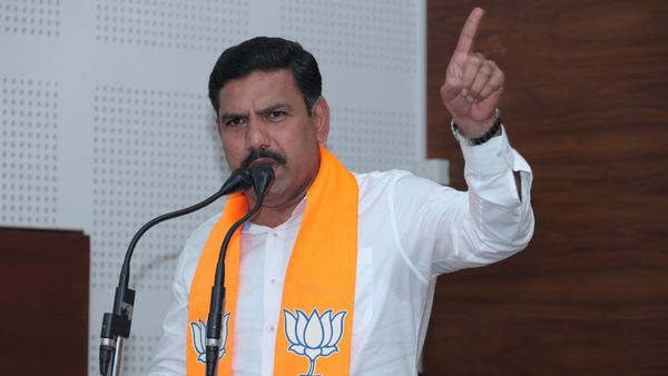 'ಹಿಂದೂ ಕಾರ್ಯಕರ್ತರ ಗುರಿಯಾಗಿಸಿ ಕಿರುಕುಳ: CM ಮೇಲೆ ₹500 ಕೋಟಿ ಕಿಕ್ ಬ್ಯಾಕ್ ಆರೋಪ'