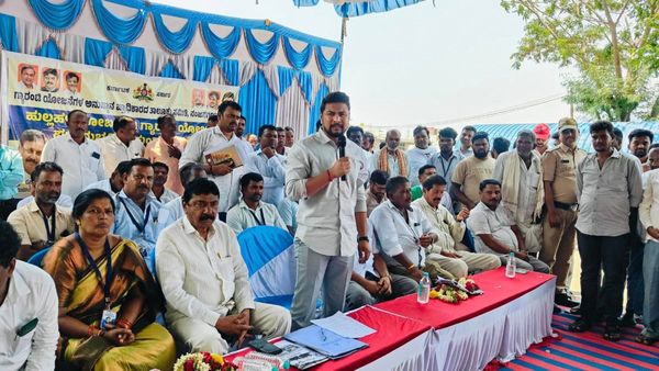 ಮೈಸೂರಿನಲ್ಲಿ ಗೃಹಲಕ್ಷ್ಮಿ ಯೋಜನೆ ಫಲಾನುಭವಿ ಮಾತಿಗೆ ದಂಗಾದ ಸಭೆ: ಯಾಕೆ ಗೊತ್ತಾ?