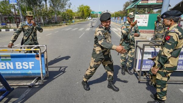 ಜಮ್ಮು ಕಾಶ್ಮೀರದಲ್ಲಿ ಮತ್ತೆ ಗುಂಡಿನ ಕಾಳಗ- ಓರ್ವ ಯೋಧ ಸಾವು!
