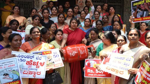 Sowmya Reddy: ಬಿಜೆಪಿ ನಾಯಕರು ಸ್ವಾರ್ಥಕ್ಕಾಗಿ ಪ್ರತಿಭಟನೆ ನಡೆಸುತ್ತಿದ್ದಾರೆ- ಸೌಮ್ಯ ರೆಡ್ಡಿ ವಾಗ್ದಾಳಿ