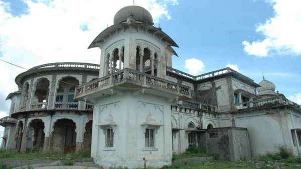 ಮೈಸೂರಿಗೆ ಮೆರಗು ತಂದ ಪಾರಂಪರಿಕ ಕಟ್ಟಡಗಳು..ರಕ್ಷಣೆಯೇ ದೊಡ್ಡ ಸವಾಲ್!