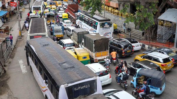 ಬೆಂಗಳೂರಿಗರೇ ಗಮಿನಿಸಿ! ಈ ಪ್ರಮುಖ ರಸ್ತೆಗಳಲ್ಲಿ 2 ದಿನ ವಾಹನ ಸಂಚಾರ ಬಂದ್‌