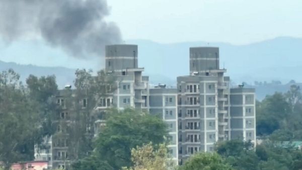 ಪಾಕಿಸ್ತಾನದ ಶೆಲ್‌ ದಾಳಿಯಲ್ಲಿ ಐಎಎಸ್ ಅಧಿಕಾರಿ ಸಾವು, ಸಿಬ್ಬಂದಿಗೆ ಗಾಯ, ಒಮರ್‌ ಅಬ್ದುಲ್ಲಾ ಕಂಬನಿ