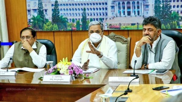 ರಾಜ್ಯದಲ್ಲಿ ಕೋವಿಡ್‌ ಹೆಚ್ಚಳ: ಸಿದ್ದರಾಮಯ್ಯ ನೇತೃತ್ವದಲ್ಲಿ ಹೈವೋಲ್ಟೇಜ್ ಮೀಟಿಂಗ್: ಸಿಎಂ ಕೊಟ್ಟ ಸಂದೇಶವೇನು?