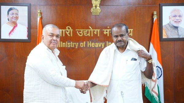 ಹೆಚ್‌ ಡಿ ಕುಮಾರಸ್ವಾಮಿ ಭೇಟಿಯಾದ ರಾಮಲಿಂಗಾ ರೆಡ್ಡಿ: ಇಟ್ಟ ಬೇಡಿಕೆ ಏನು?