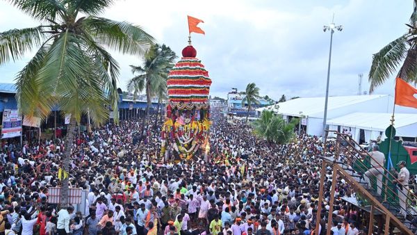 ಮಳೆಯಲ್ಲೂ ಕೊಪ್ಪಳ ಹುಲಿಗೆಮ್ಮ ದೇವಿ ಮಹಾರಥೋತ್ಸವಕ್ಕೆ ಭಕ್ತ ಸಾಗರ