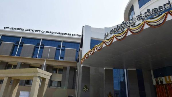 Jayadeva Hospital: ಪ್ರತಿಷ್ಠಿತ ಜಯದೇವ ಹೃದ್ರೋಗ ಆಸ್ಪತ್ರೆಯಲ್ಲಿ ಸೌಲಭ್ಯಗಳ ಕೊರತೆ: ಆರೋಪ