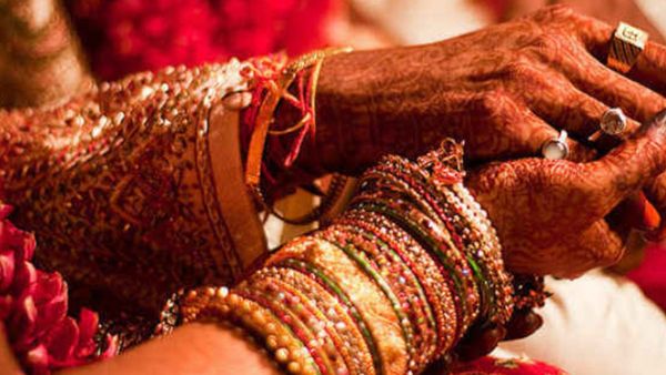 ಕೊಳ್ಳೇಗಾಲ: ತಾಳಿ ಕಟ್ಟಿಸಿಕೊಂಡ ತಕ್ಷಣವೇ ಪರೀಕ್ಷೆಗೆ ಹಾಜರಾದ ವಧು