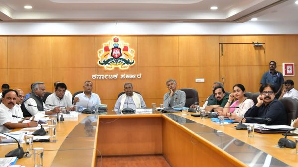 ಕುಡಿಯುವ ನೀರಿನ ಸಮಸ್ಯೆ: ಜಿಲ್ಲಾಧಿಕಾರಿಗಳ ಜೊತೆ ಸಿದ್ದರಾಮಯ್ಯ ಸಭೆ