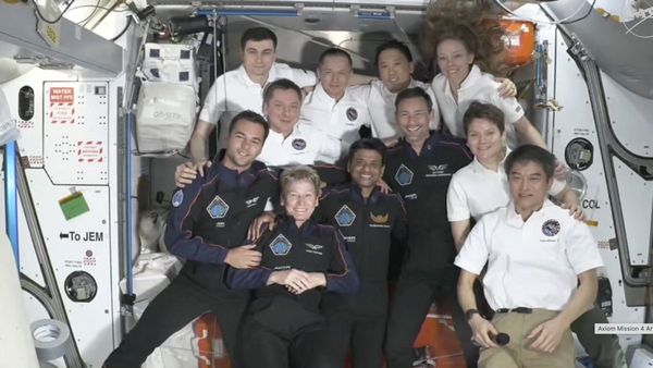 Axiom-4 Mission: ಆಕಾಶದಲ್ಲಿ ಮಲಗಿ, ತೇಲಾಡುತ್ತಾ ಎಂಜಾಯ್ ಮಾಡಿದ ಶುಭಾಂಶು ಶುಕ್ಲಾ!