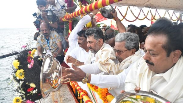 ಕೆಆರ್‌ಎಸ್‌ಗೆ ಬಾಗಿನ ಆರ್ಪಿಸಿದ ಸಿಎಂ-ಡಿಸಿಎಂ; 2028 ಕ್ಕೂ ನಾವೇ ಗೆದ್ದುಅಧಿಕಾರಕ್ಕೆ ಬರ್ತೀವಿ: ಸಿದ್ದರಾಮಯ್ಯ