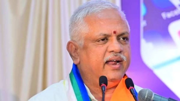 ಇಂದಿರಾಗಾಂಧಿ, ರಾಜೀವ್‌ ಗಾಂಧಿ, ಅಲ್ಲಿನ ಶೌಚಾಲಯಕ್ಕೆ ಅವರದೇ ಕುಟುಂಬದ ಇನ್ಯಾರದೋ ಹೆಸರು: ಬಿ ಎಲ್‌ ಸಂತೋಷ್‌ ಕಿಡಿ