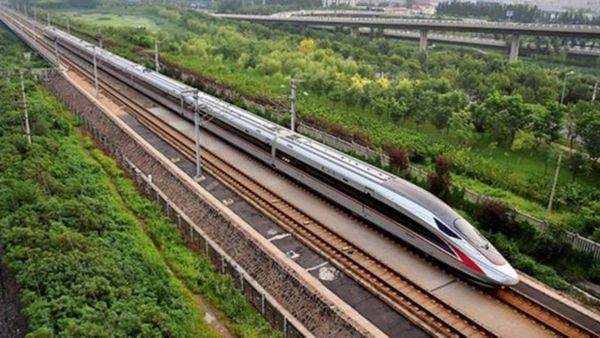 Mumbai-Ahmedabad Bullet Train: ಶೀಘ್ರದಲ್ಲೇ ಮುಂಬೈ-ಅಹಮದಾಬಾದ್ ಬುಲೆಟ್ ರೈಲು ಆರಂಭ: ಸಮಯ ಕಡಿತ