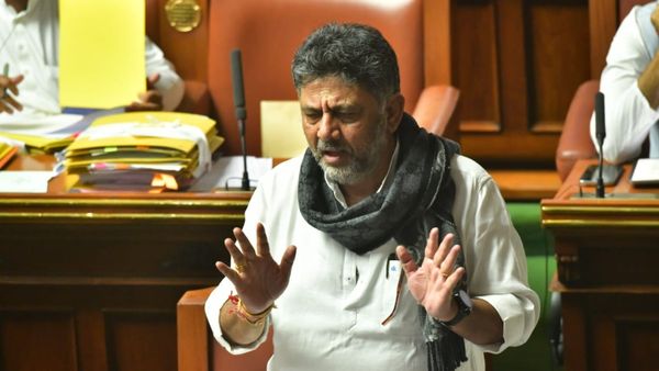 ನಮಲ್ಲೂ ಬಿಸಿ ರಕ್ತ ಇದೆ. ಅದನ್ನು ಎಲ್ಲಿ ಉಪಯೋಗಿಸಬೇಕೋ ಅಲ್ಲಿ ಬಳಸಬೇಕು: ಡಿ ಕೆ ಶಿವಕುಮಾರ್‌ ಹೀಗೆ ಹೇಳಿದ್ಯಾಕೆ?