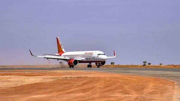 Hosur Airport: ಬೆಂಗಳೂರಿಗೆ ಹತ್ತಿರದಲ್ಲೇ ಹೊಸ ಏರ್‌ಪೋರ್ಟ್‌ಗೆ ಜಾಗ ಫಿಕ್ಸ್‌, ತಮಿಳುನಾಡಿನ ಪ್ಲ್ಯಾನ್‌ ಏನು?