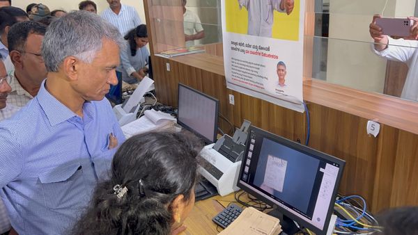 Server Down: ಸಬ್ ರಿಜಿಸ್ಟ್ರಾರ್ ಕಚೇರಿಯಲ್ಲಿ ಸರ್ವರ್ ಡೌನ್; ಕೈತಪ್ಪಿದ ಸಾವಿರಾರು ಕೋಟಿ ಆದಾಯ?