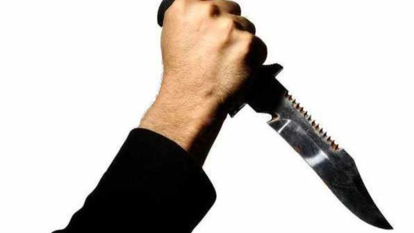 ಕೋರ್ಟ್‌ನಲ್ಲೇ ಪತ್ನಿಗೆ ಚಾಕುವಿನಿಂದ ಇರಿದ ಪತಿ