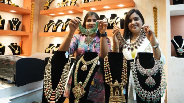 Gold Price: ಒಂದೇ ದಿನ ಚಿನ್ನದ ಬೆಲೆ ದಾಖಲೆಯ ಹೆಚ್ಚಳ, ಶೀಘ್ರವೇ ₹1.20 ಲಕ್ಷಕ್ಕೆ ಏರಿಕೆ ನಿರೀಕ್ಷೆ