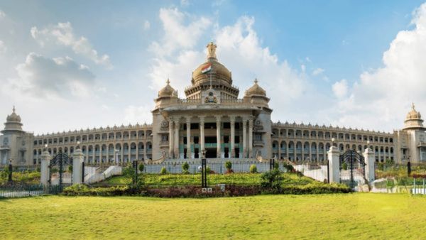 ಉದ್ಯೋಗಾಕಾಂಕ್ಷಿಗಳಿಗೆ ಭರ್ಜರಿ ಸಿಹಿಸುದ್ದಿ: ವಯೋಮಿತಿ 3 ವರ್ಷ ಸಡಿಲಿಸಿ ರಾಜ್ಯ ಸರ್ಕಾರ ಆದೇಶ
