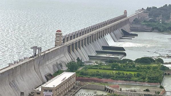 Tungabhadra Dam: ತುಂಗಾಭದ್ರಾ ಅಣೆಕಟ್ಟಿನ 8 ಕ್ರೆಸ್ಟ್ ಗೇಟ್ ಅಳವಡಿಕೆಗೆ ಸಿದ್ಧ: ಸಿಎಂ ಸಭೆಯಲ್ಲಿ ಚರ್ಚೆ