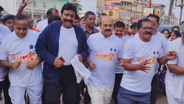 ಆತ್ಮನಿರ್ಭರ, ನಶಾ ಮುಕ್ತ ಭಾರತಕ್ಕೆ ಸಂಕಲ್ಪ: ಸ್ವದೇಶಿ ವಸ್ತುಗಳ ಬಳಕೆಗೆ ಮಾಜಿ ಸಿಎಂ ಕರೆ