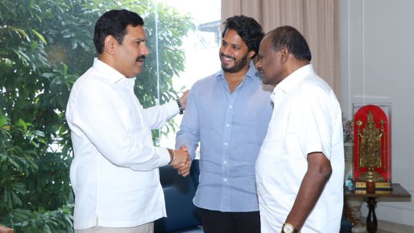 ಏಕಾಏಕಿ ಹೆಚ್‌ ಡಿ ಕುಮಾರಸ್ವಾಮಿ ಭೇಟಿಯಾದ ಬಿ ವೈ ವಿಜಯೇಂದ್ರ: ಮೈತ್ರಿ ಬಗ್ಗೆ ಚರ್ಚೆಯಾಗಿದ್ದೇನು?
