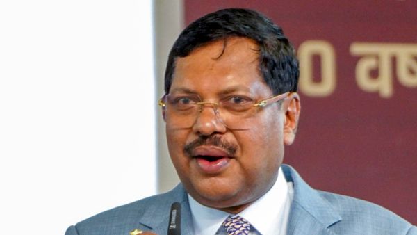 ಸುಪ್ರೀಂ ಕೋರ್ಟ್ ಮುಖ್ಯ ನ್ಯಾಯಮೂರ್ತಿ ಗವಾಯಿ ಮೇಲೆ ಶೂ ಎಸೆತ ಯತ್ನ: 