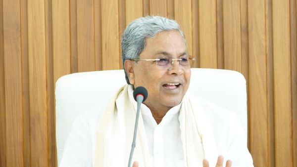 Siddaramaiah: ಮೌಡ್ಯ ನಂಬುತ್ತೀರಿ ಅಂದರೆ ನೀವು ಓದಿದ್ದೇ ದಂಡ ತಾನೇ: ವಿಜ್ಞಾನದ ಬಗ್ಗೆ ಪಾಠ ಮಾಡಿದ ಸಿದ್ದರಾಮಯ್ಯ