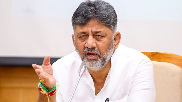 ಬಿಹಾರ ಚುನಾವಣೆಗಾಗಿ ಅಧಿಕಾರಿಗಳಿಂದ ಹಣ ವಸೂಲಿ: ಡಿ ಕೆ ಶಿವಕುಮಾರ್‌ ಫಸ್ಟ್‌ ರಿಯಾಕ್ಷನ್  