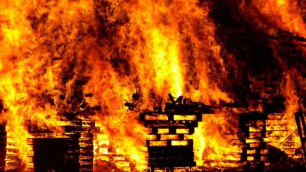 Bengaluru Fire Accident: ಬೆಂಗಳೂರಿನಲ್ಲಿ ಭಾರೀ ಅಗ್ನಿ ಅವಘಡ: 19 ಎಲೆಕ್ಟ್ರಿಕ್ ಸ್ಕೂಟರ್‌ಗಳು ಸುಟ್ಟು ಭಸ್ಮ