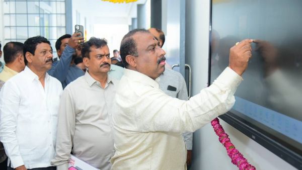 Government Schools: ಹೊಂಗಸಂದ್ರ ಸರ್ಕಾರಿ ಶಾಲೆಗೆ ಹೈಟೆಕ್ ರೂಪ, ಉದ್ಘಾಟನೆ ನೆರವೇರಿಸಿದ ಶಾಸಕ ಸತೀಶ್ ರೆಡ್ಡಿ